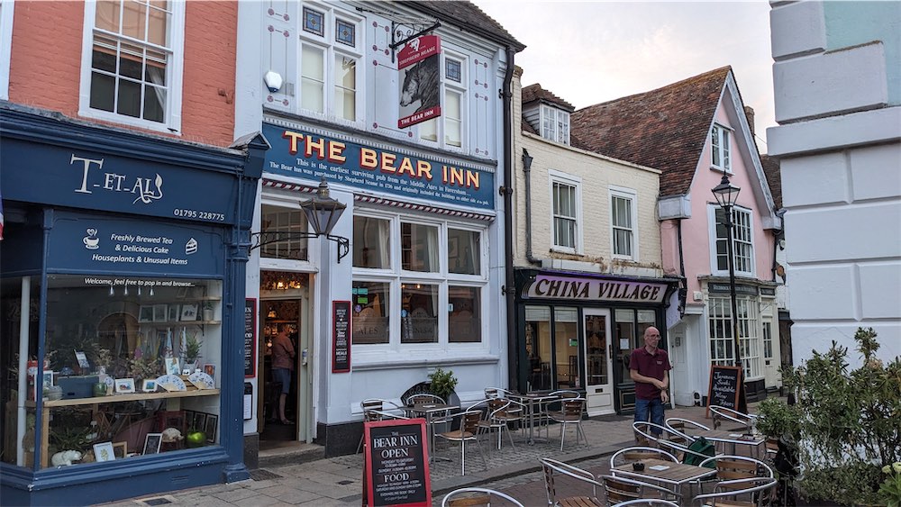 Exterior photo of the Bear Inn, Faversham