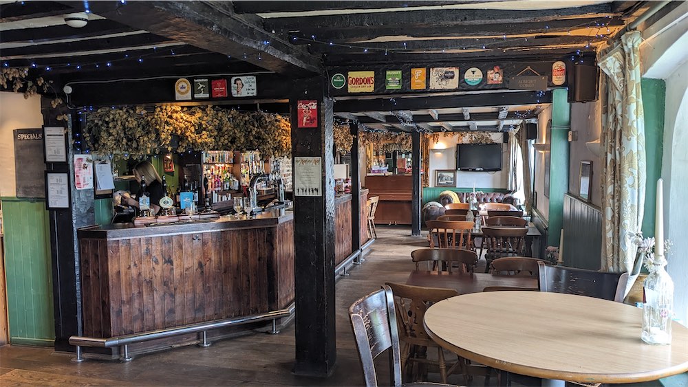 Interior photo of the Flying Horse, Boughton Lees