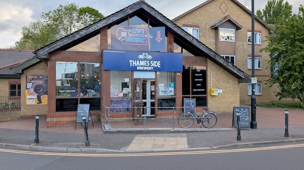 Exterior photo of the Thames Side Brewery, Staines