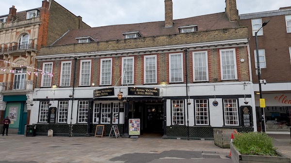 Exterior photo of the Royal Victoria & Bull Hotel, Dartford