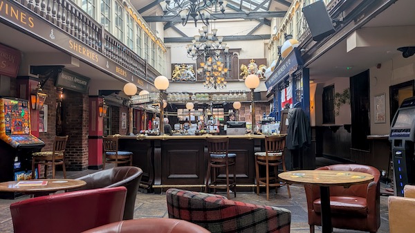 Interior photo of the Royal Victoria & Bull Hotel, Dartford