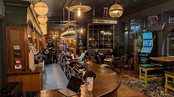 Interior photo of the Railway, Southend-on-Sea